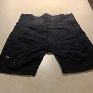 Woman’s lulu lemon shorts